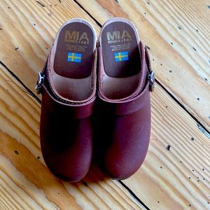 Mia Alma Clogs size 37 Euro / 6 US